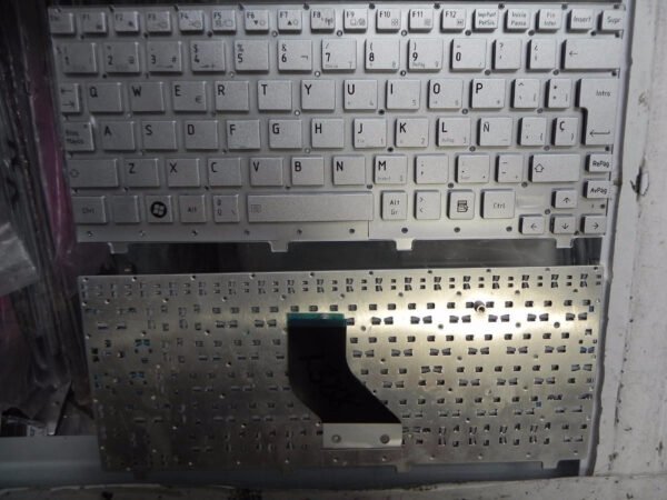 Teclado Toshiba Nb200 Nb205 Nb305 Plata En Español - Imagen 3