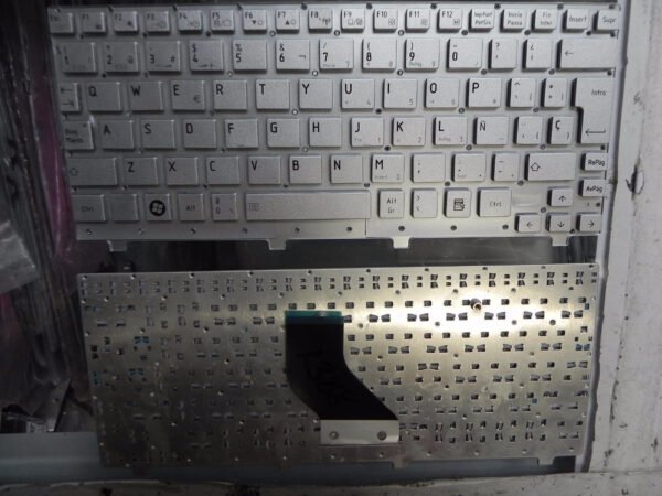 Teclado Toshiba Nb200 Nb205 Nb305 Plata En Español