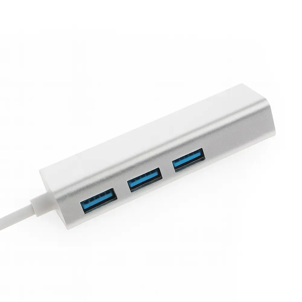 Adaptador USB-C a Ethernet con 3 puertos USB